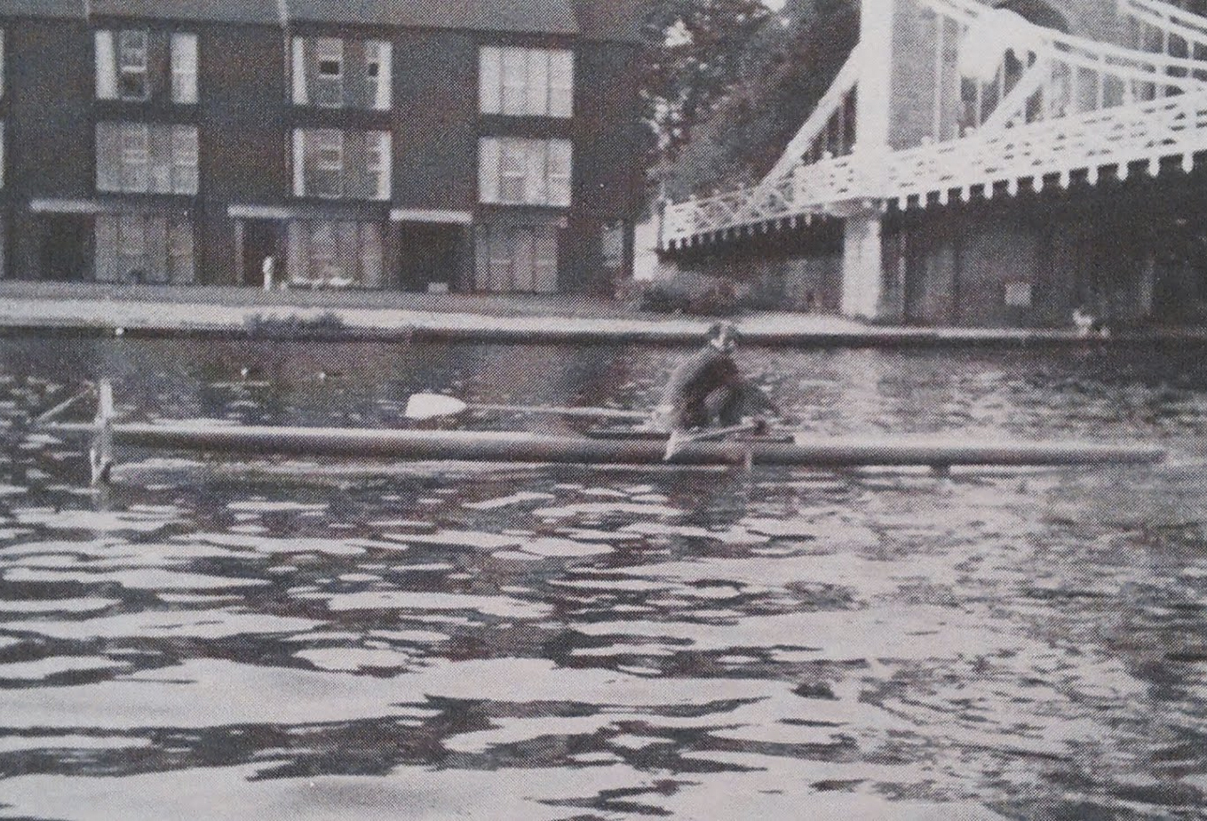 James Grogono lifted his rowed shell on hydrofoils in 1975